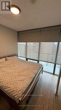 1708 - 832 Bay Street, Toronto (Bay Street Corridor), Ontario  M5S 1Z6 - Photo 17 - C13530178