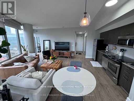 1708 - 832 Bay Street, Toronto (Bay Street Corridor), Ontario  M5S 1Z6 - Photo 4 - C13530178