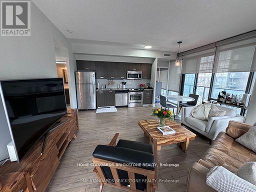 1708 - 832 Bay Street, Toronto (Bay Street Corridor), Ontario  M5S 1Z6 - Photo 5 - C13530178