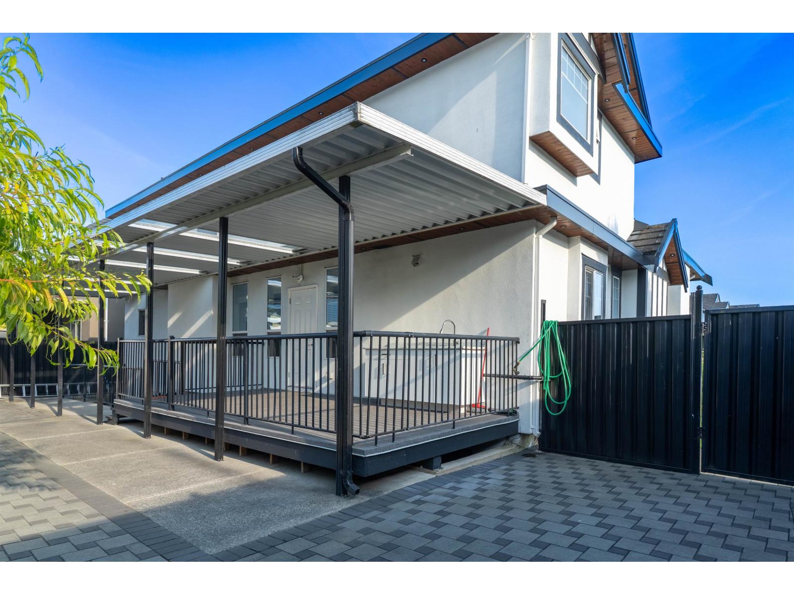15167 70A AVENUE, surrey, British Columbia