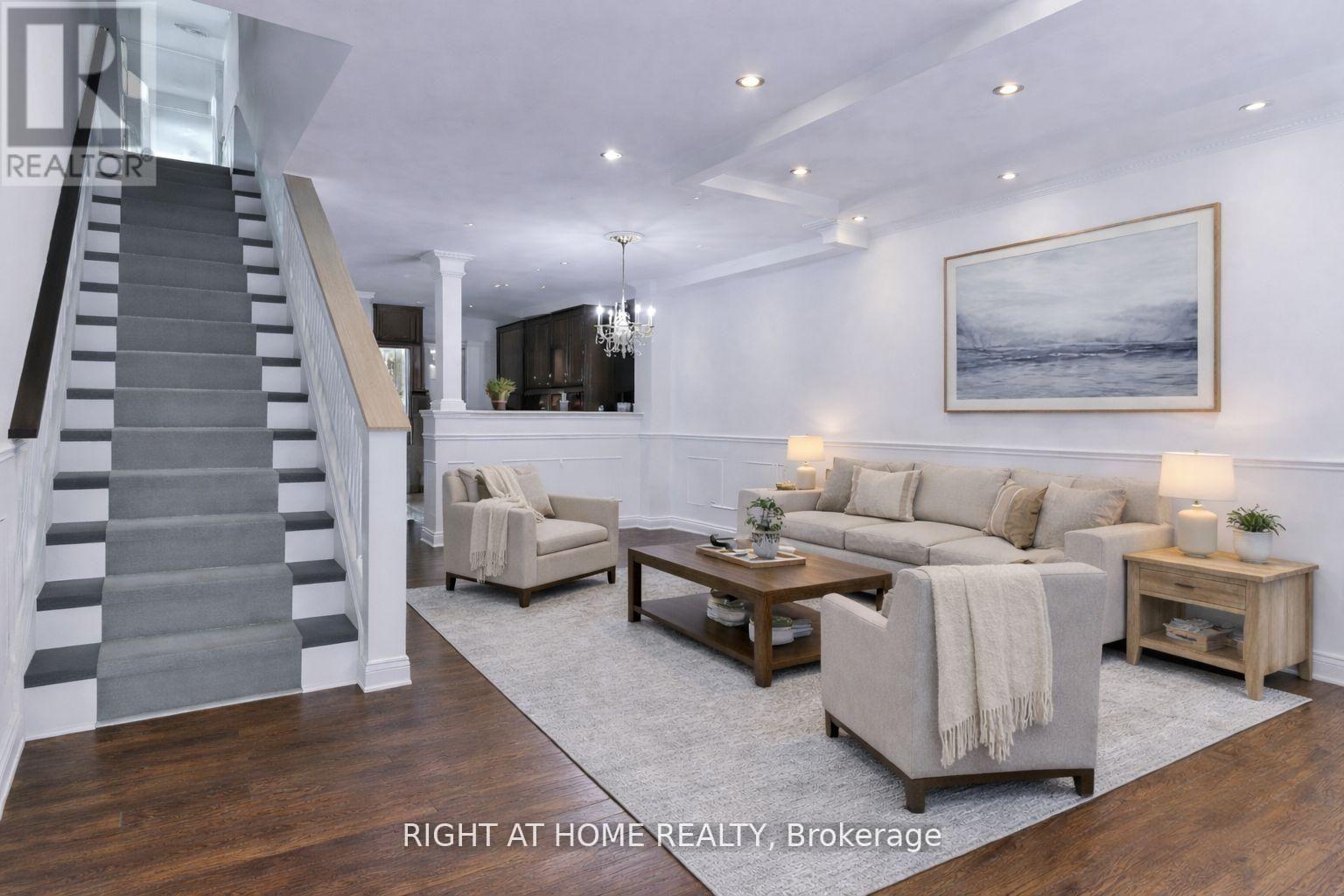 Main+upper - 143 Gamble Avenue, Toronto (East York), Ontario  M4J 2P2 - Photo 3 - E13530164
