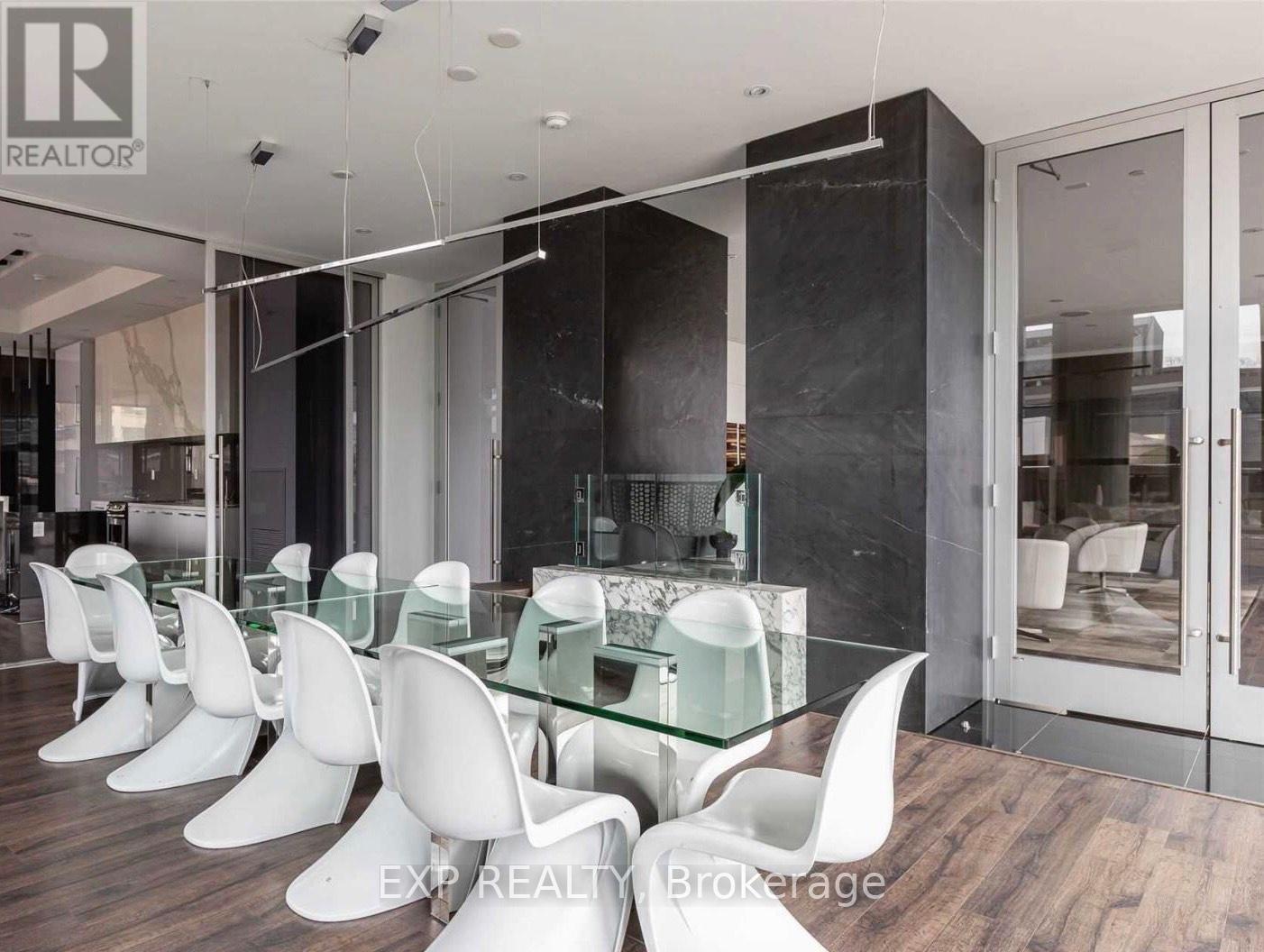 2503 - 290 Adelaide Street W, Toronto, Ontario  M5V 0P3 - Photo 2 - C13530216