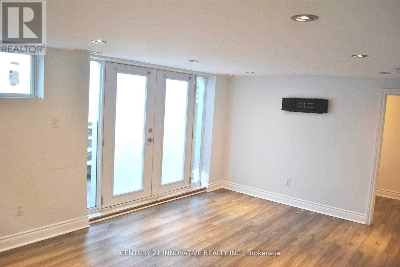 Bsmt Studio Space - 985 Victoria Park Avenue, Toronto, Ontario  M4B 2J4 - Photo 6 - E13530260