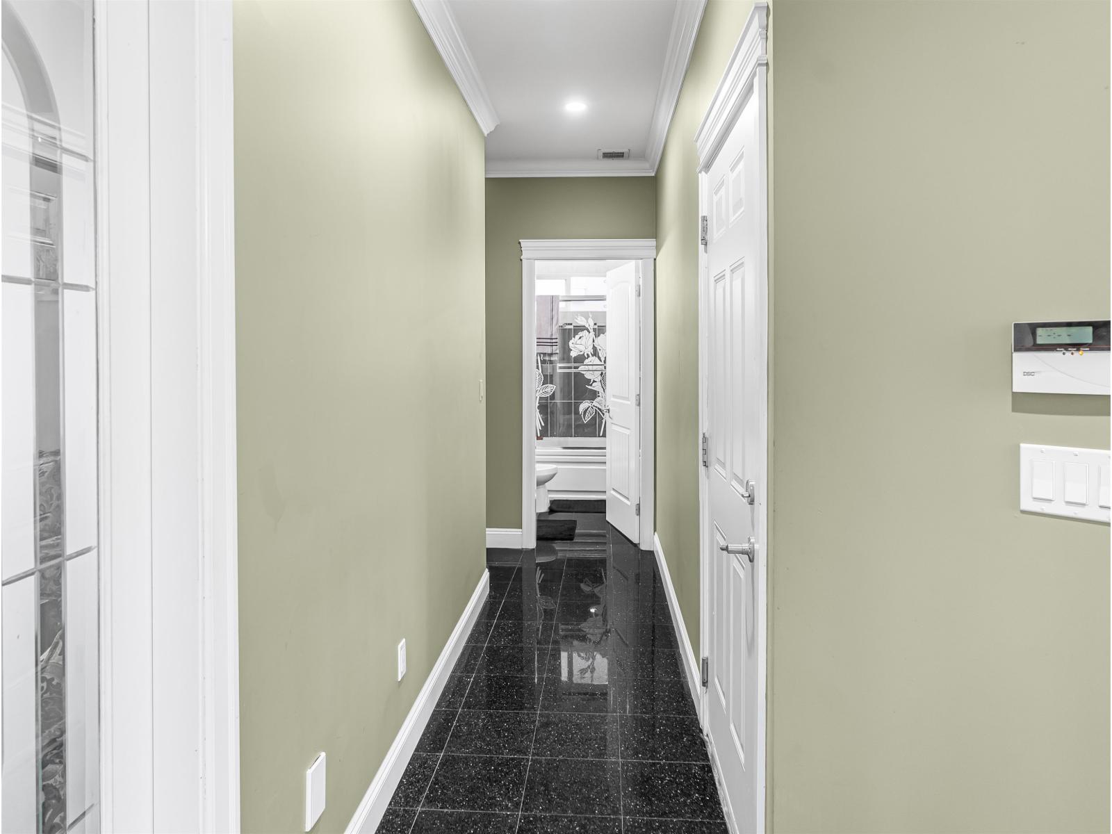 15167 70a Avenue, Surrey, British Columbia  V3S 8A5 - Photo 6 - R3142829