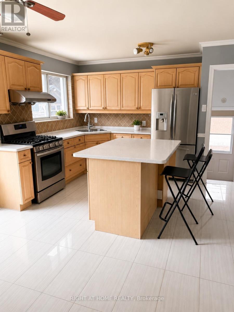 Main - 84 Vista Boulevard, Mississauga, Ontario L5M 1V7 - Photo 2 - W13530204