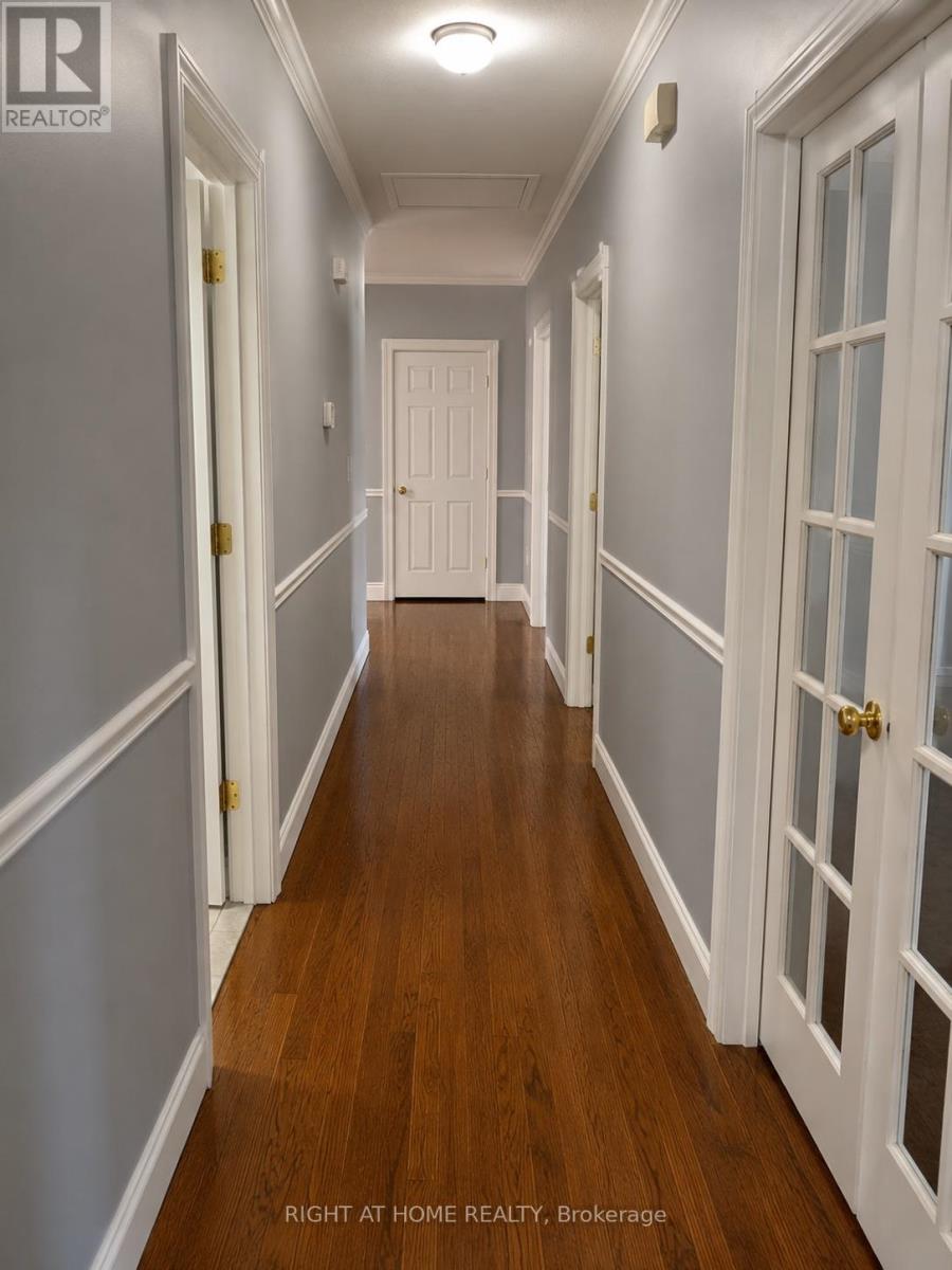 Main - 84 Vista Boulevard, Mississauga, Ontario L5M 1V7 - Photo 4 - W13530204