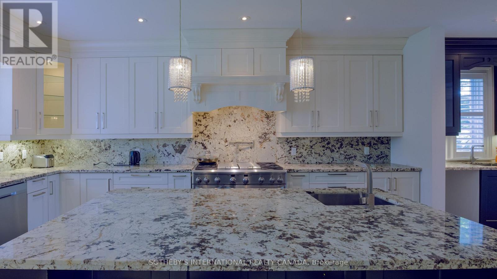 369 Lees Lane, Oakville, Ontario  L6L 4S4 - Photo 10 - W13474166