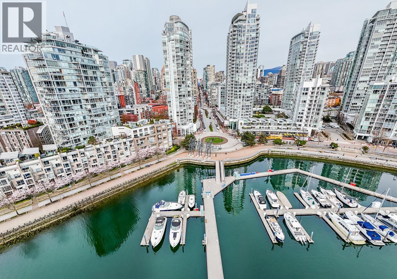 D7 1088 Marinaside Crescent, Vancouver, British Columbia  V6Z 3C4 - Photo 4 - R3143351