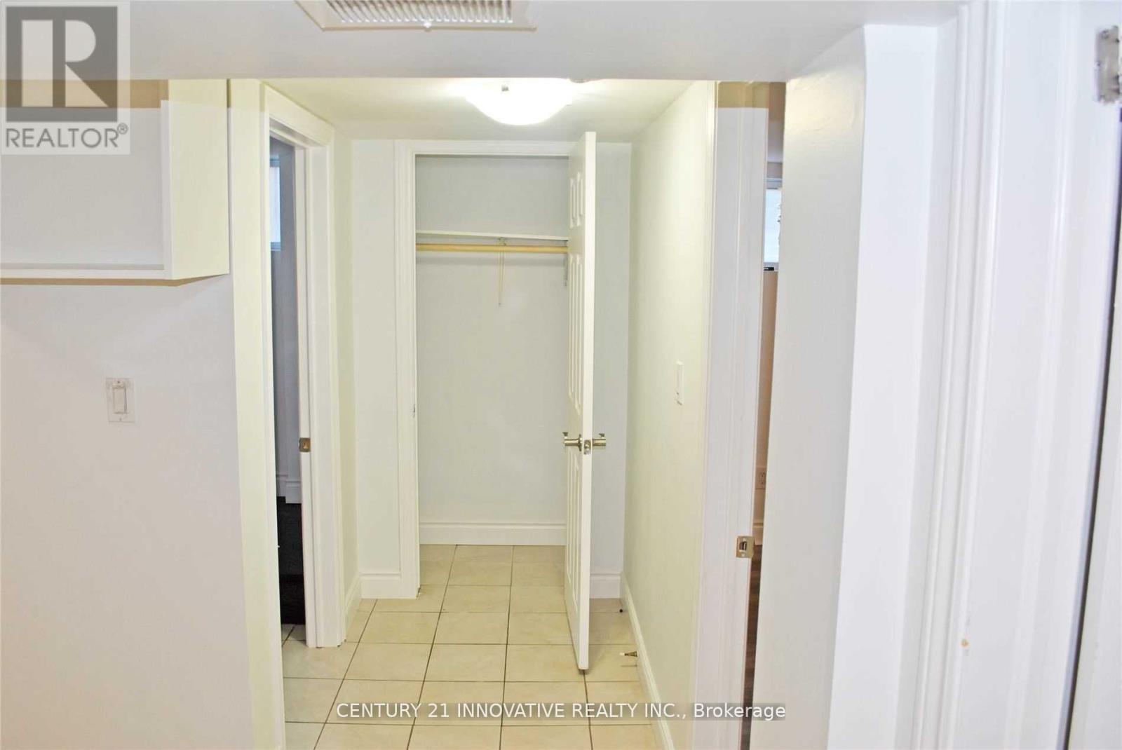 Bsmt 1+1 - 985 Victoria Park Avenue, Toronto, Ontario M4B 2J4 - Photo 5 - E13530292