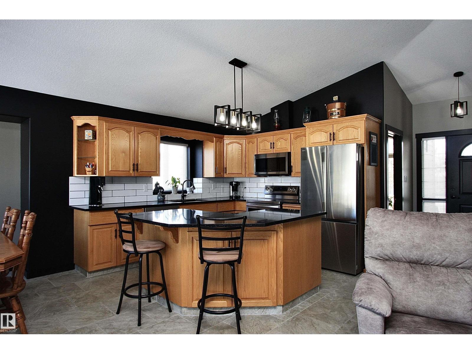 310b Edgewood Cl, Camrose, Alberta  T4V 4P9 - Photo 5 - E4497381
