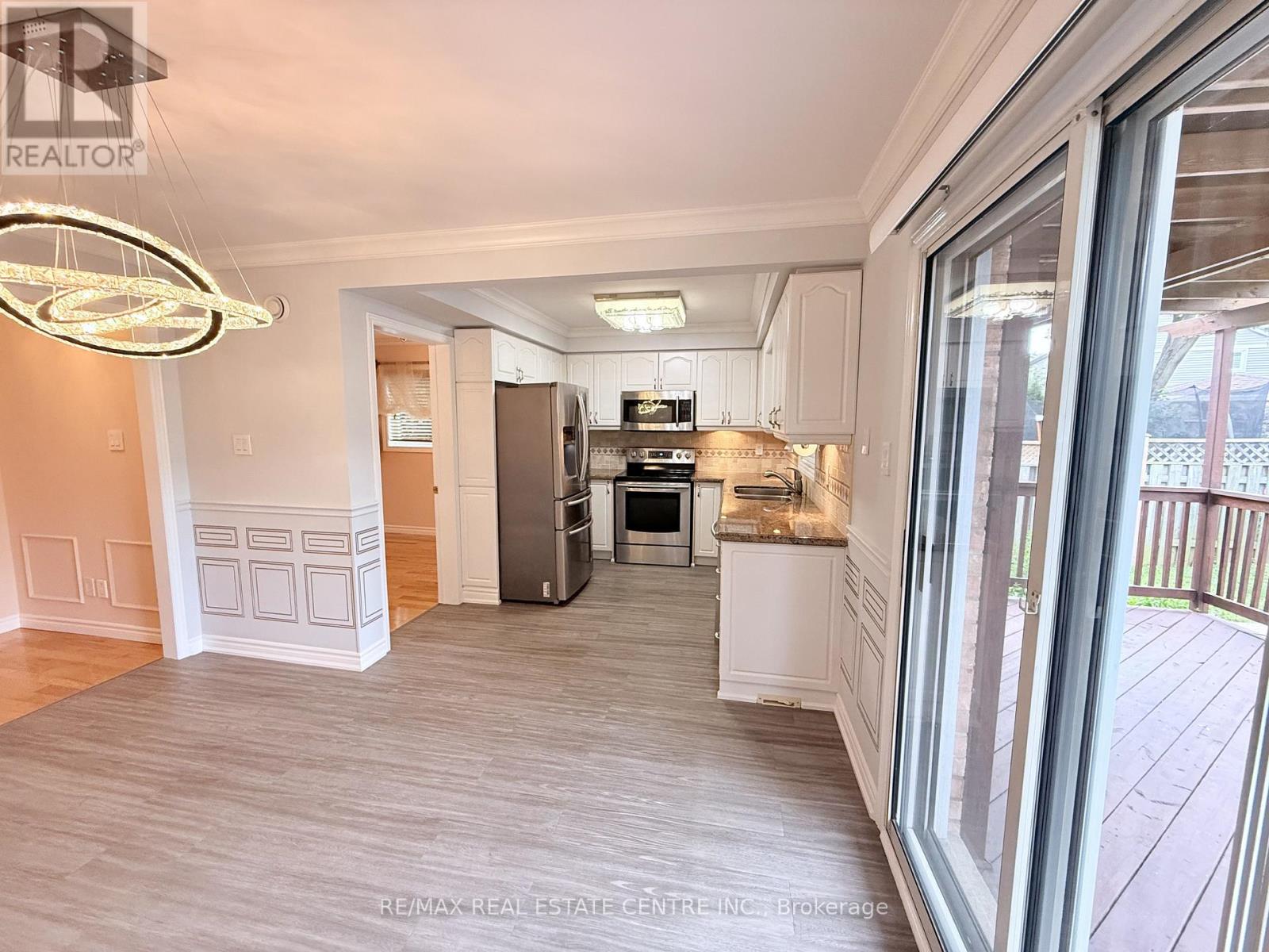 7264 Seabreeze Drive, Mississauga, Ontario  L5N 6K7 - Photo 10 - W13500268