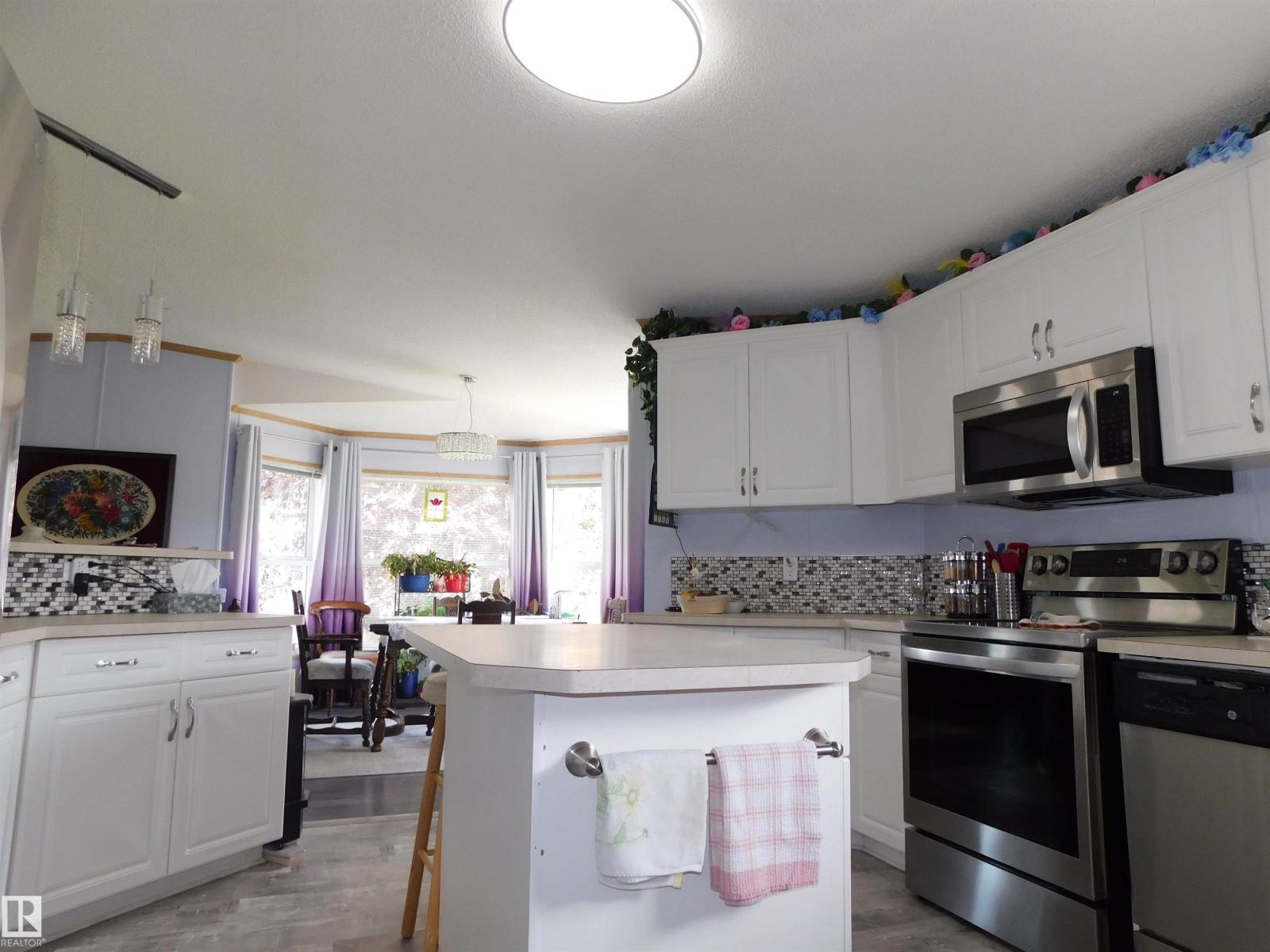 45 Crystal Cr NW, Edmonton, Alberta  T6P 1Z6 - Photo 5 - E4497395