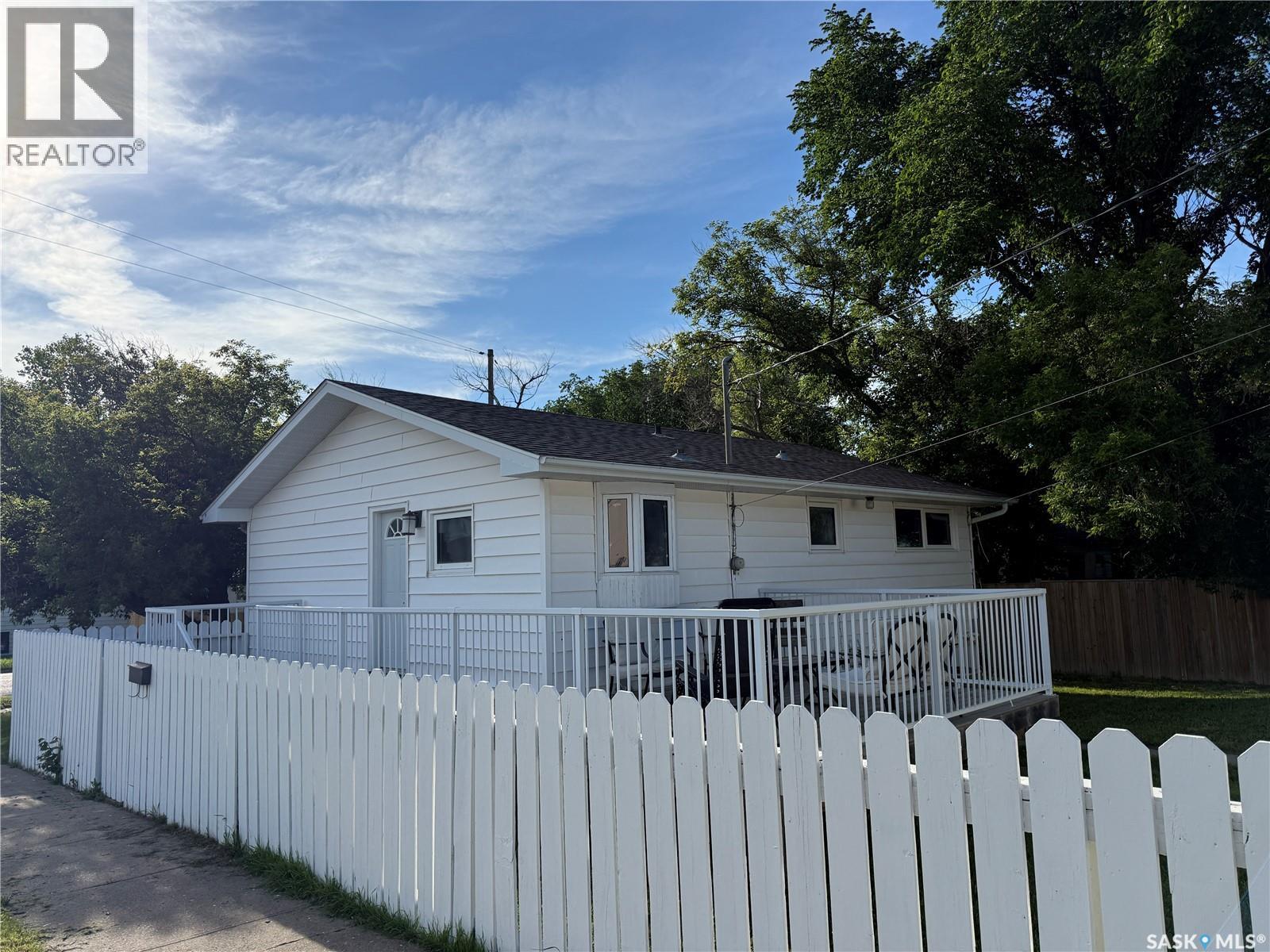 320 Government ROAD, Weyburn, Saskatchewan