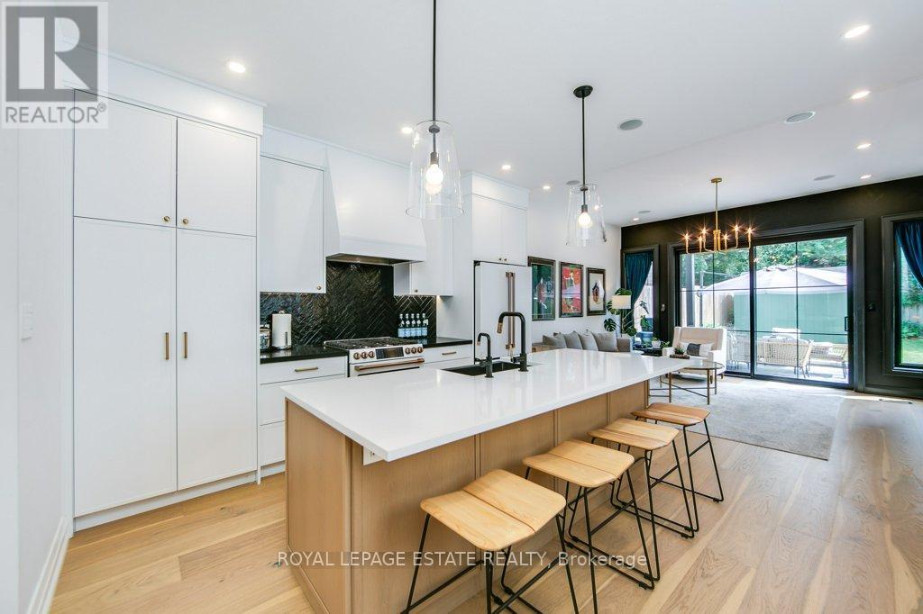 25 Herbert Avenue, Toronto, Ontario  M4L 3P8 - Photo 10 - E13530314
