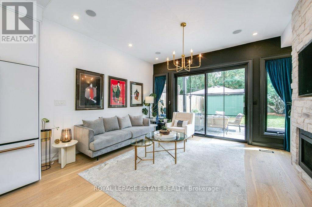 25 Herbert Avenue, Toronto, Ontario  M4L 3P8 - Photo 15 - E13530314