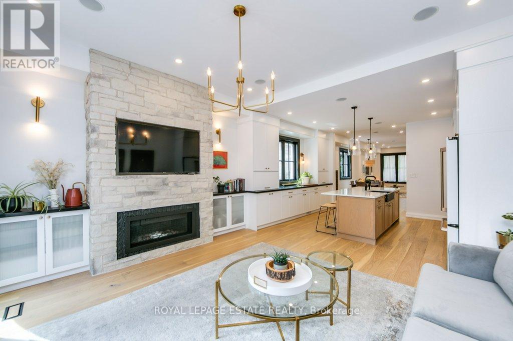 25 Herbert Avenue, Toronto, Ontario  M4L 3P8 - Photo 17 - E13530314