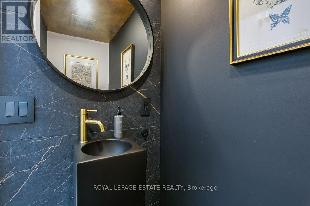 25 Herbert Avenue, Toronto, Ontario  M4L 3P8 - Photo 18 - E13530314