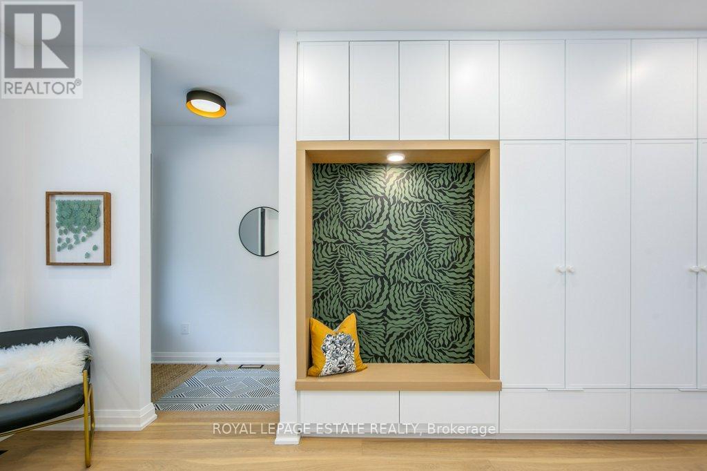 25 Herbert Avenue, Toronto, Ontario  M4L 3P8 - Photo 4 - E13530314
