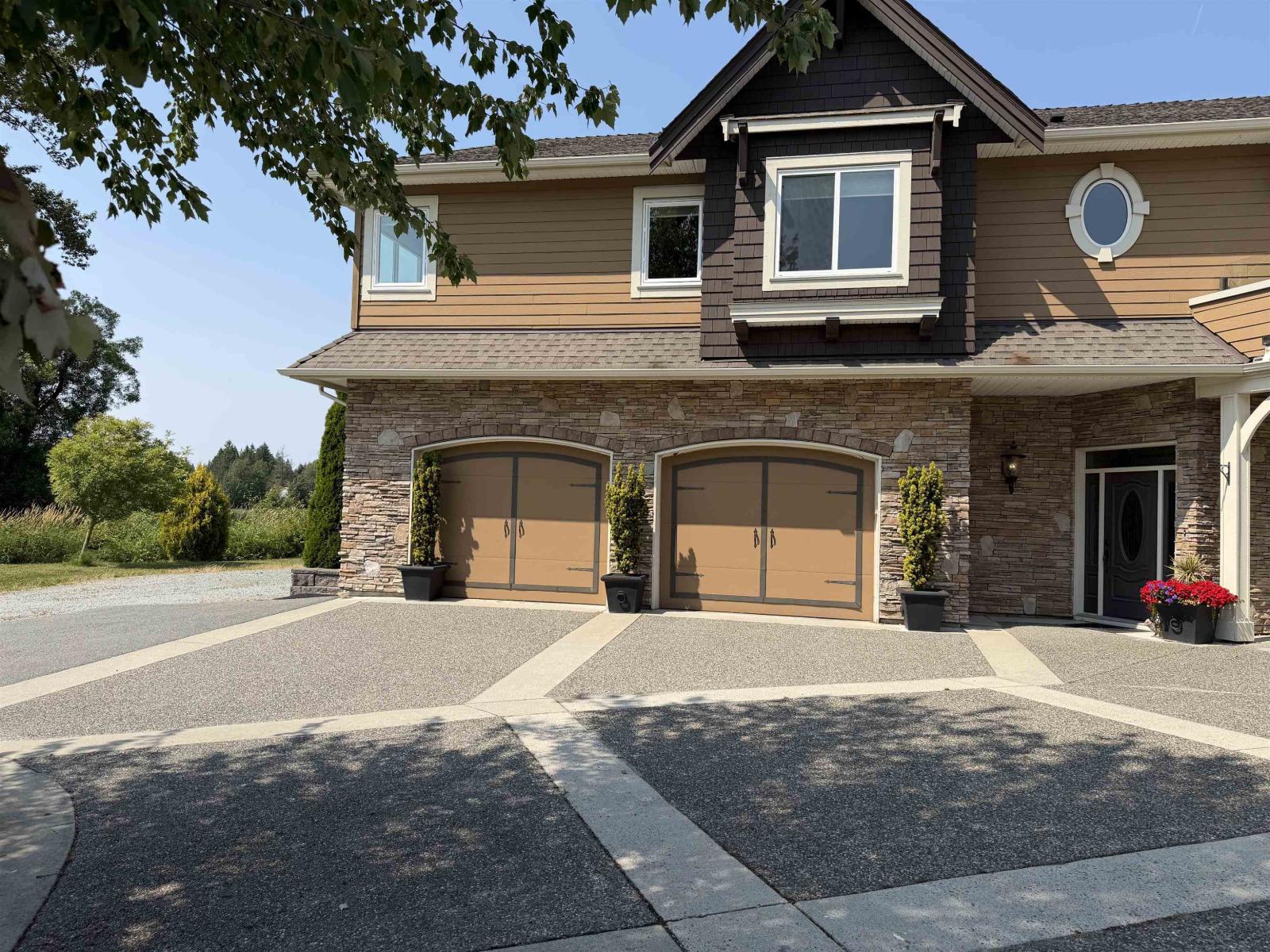 Coach house-31xx 216 STREET, langley, British Columbia