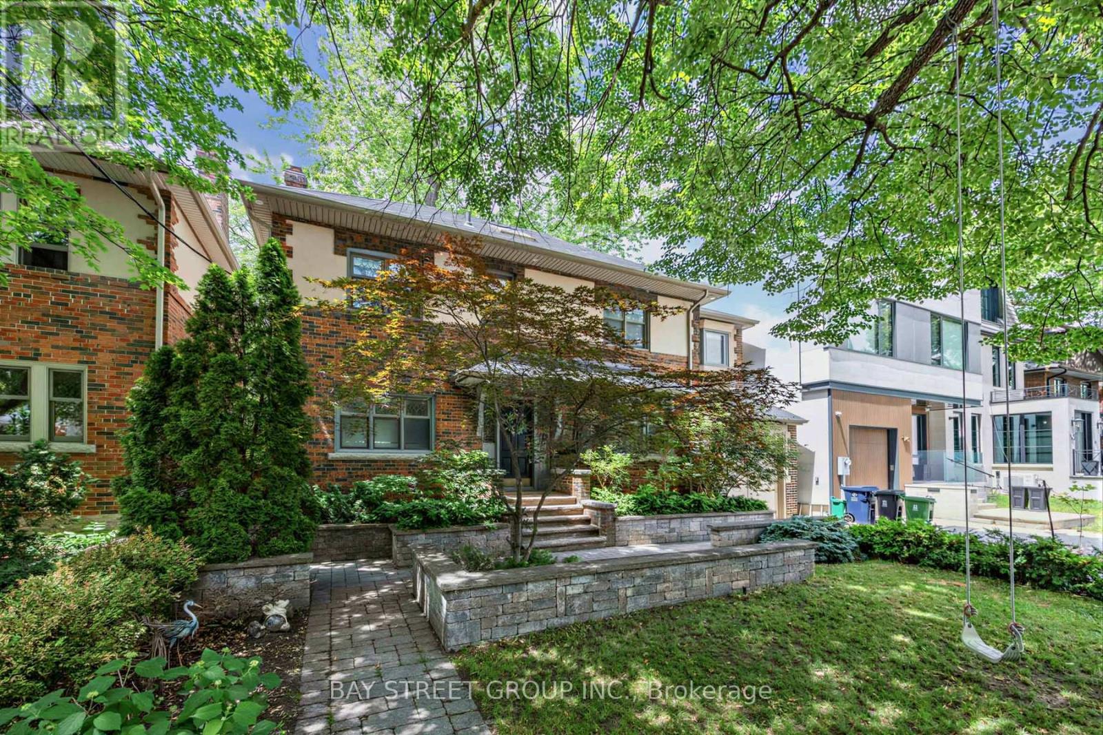 136 Humbercrest Boulevard, Toronto, Ontario  M6S 4L3 - Photo 2 - W13530322