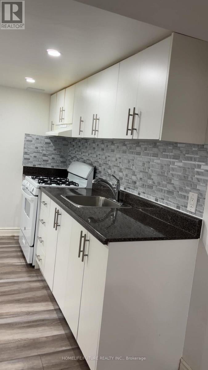 17 Villeneuve Crescent, London East, Ontario  N5V 1M7 - Photo 4 - X13433560