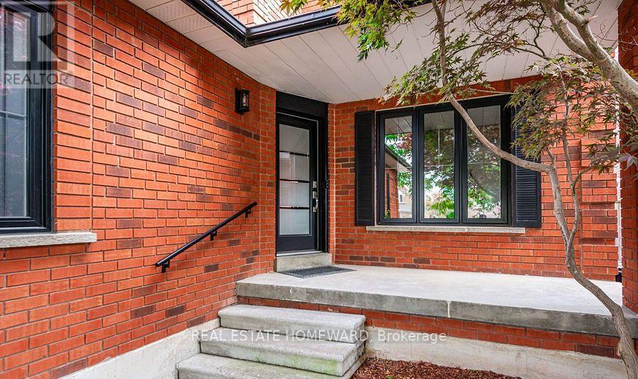 Main2nd - 822 Firth Court, Newmarket, Ontario L3Y 8H7 - Photo 2 - N13530406