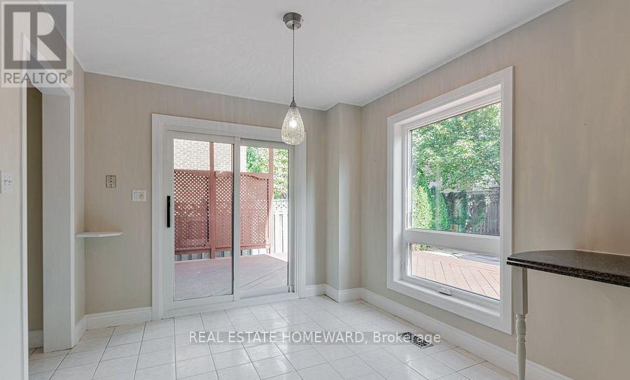 Main2nd - 822 Firth Court, Newmarket, Ontario L3Y 8H7 - Photo 5 - N13530406