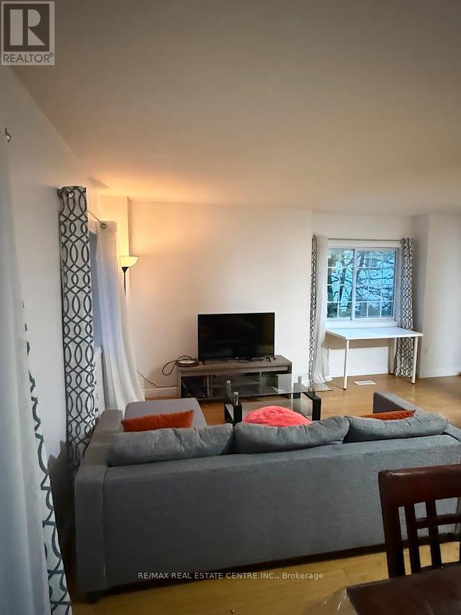 1 - 185 Highland Crescent, Kitchener, Ontario  N2M 5P8 - Photo 4 - X13530396