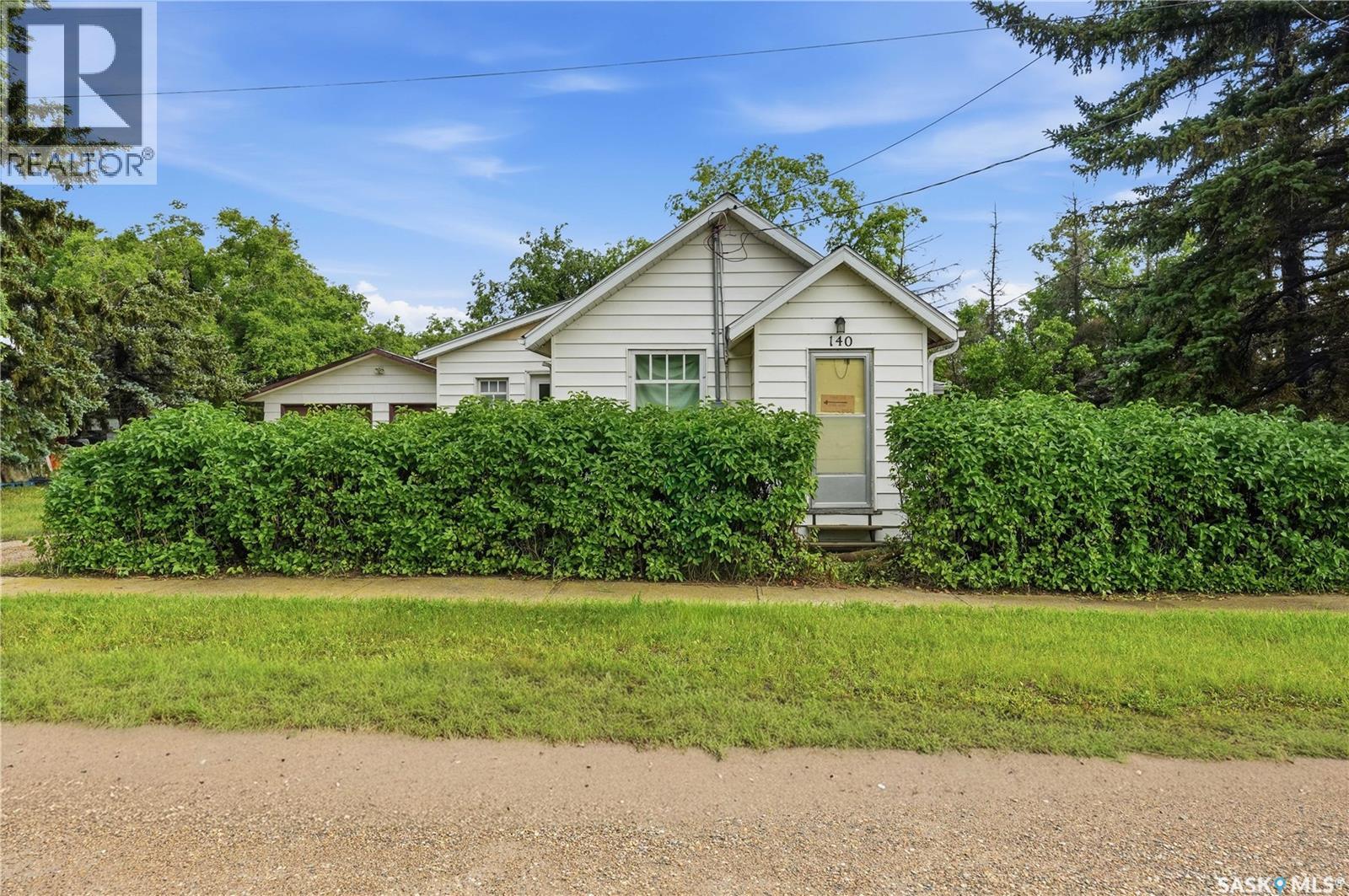 140 1st AVENUE, Chaplin