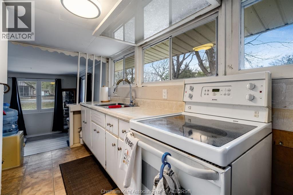11373 Bowman Avenue, Rondeau Park, Ontario  N0P 1X0 - Photo 11 - 26000791