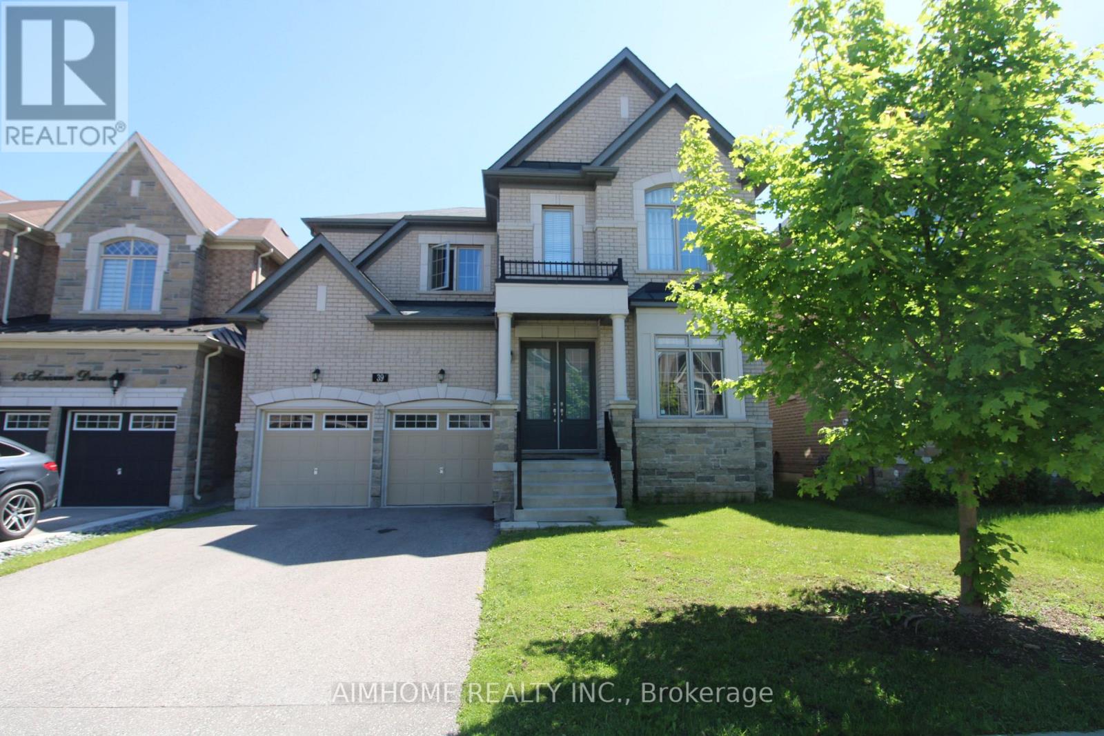 39 SCRIVENER DRIVE, Aurora