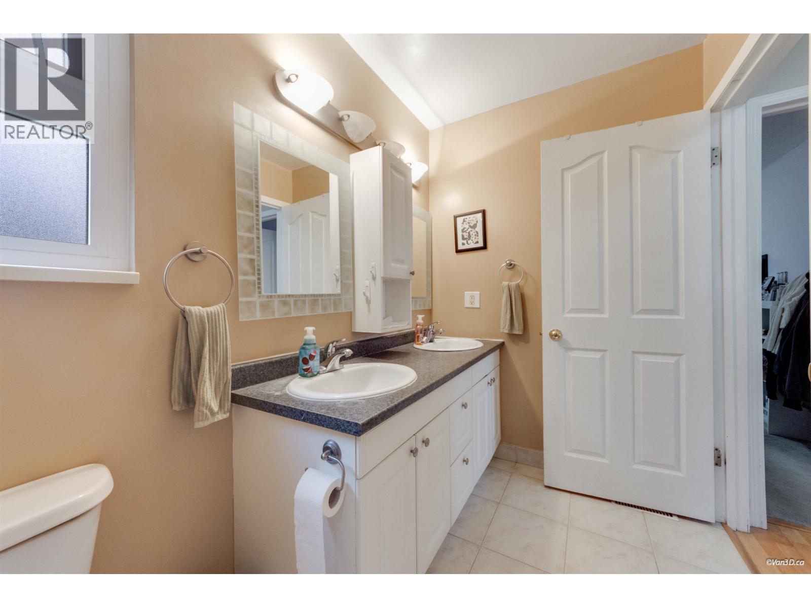 5350 Braelawn Drive, Burnaby, British Columbia  V5B 2H9 - Photo 16 - R3142999