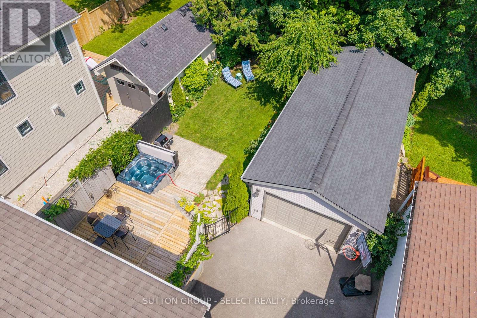 442 VICTORIA STREET, London East, Ontario