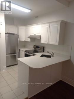 3 - 129 WALMER ROAD, Toronto, Ontario