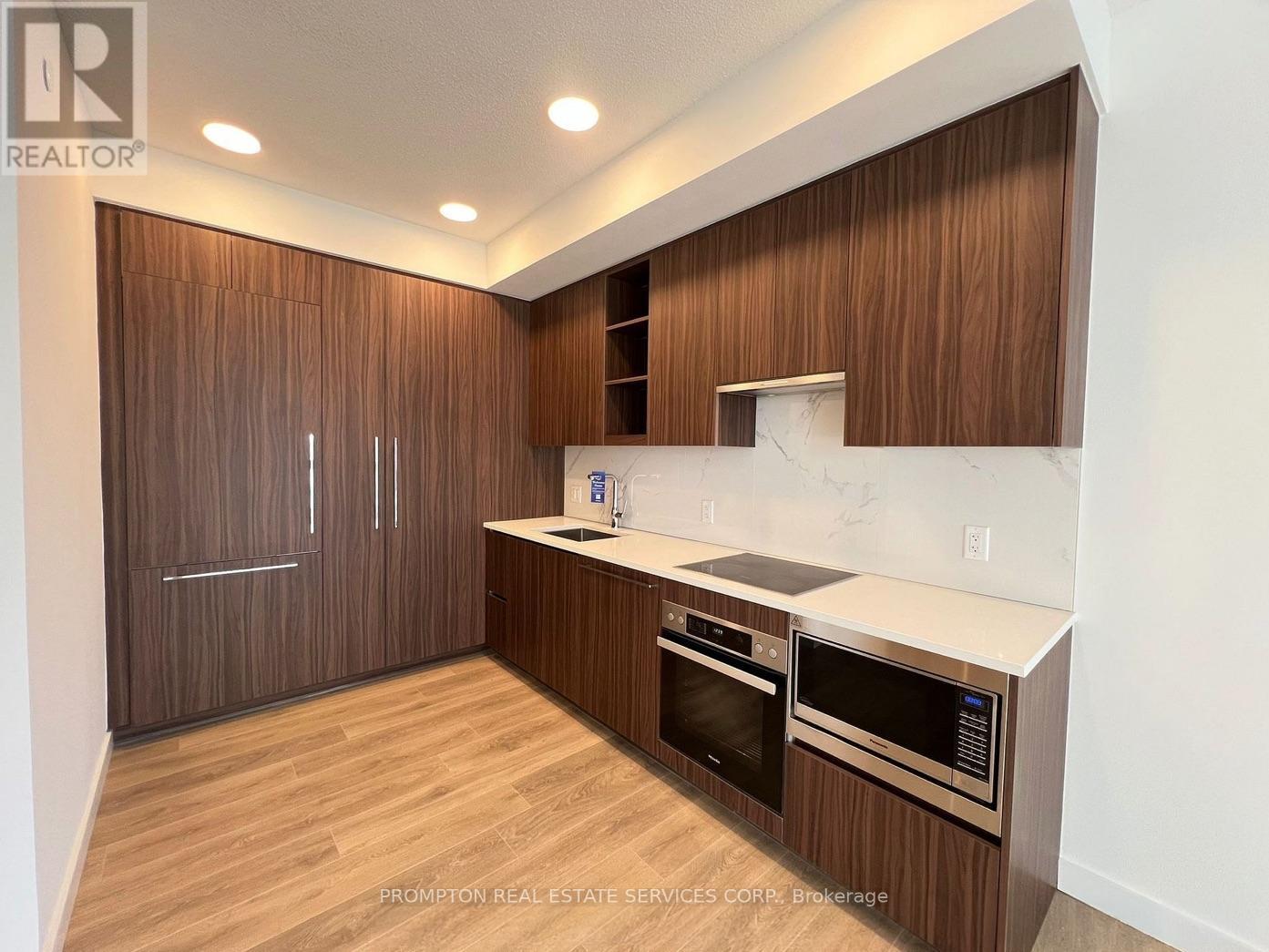 2012 - 27 MCMAHON DRIVE, Toronto, Ontario