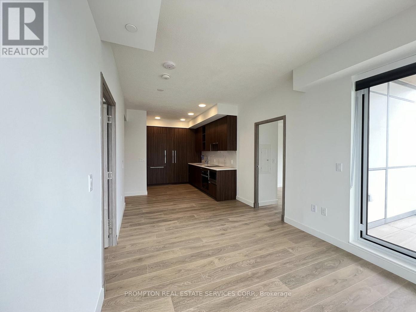 2012 - 27 Mcmahon Drive, Toronto, Ontario  M2K 0J2 - Photo 3 - C13530482