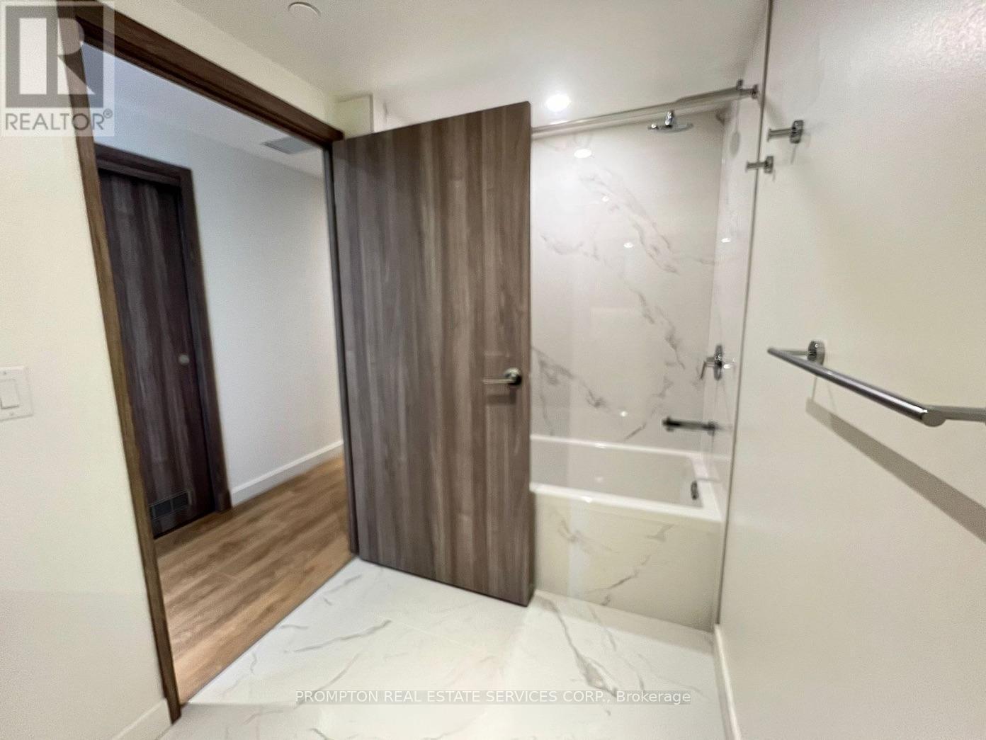 2012 - 27 Mcmahon Drive, Toronto, Ontario  M2K 0J2 - Photo 7 - C13530482