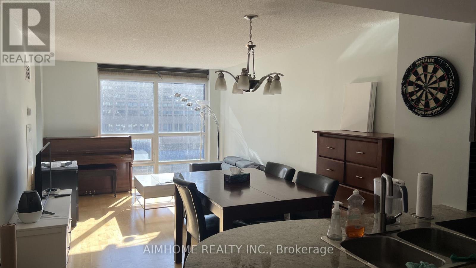 503 - 763 BAY STREET, Toronto, Ontario