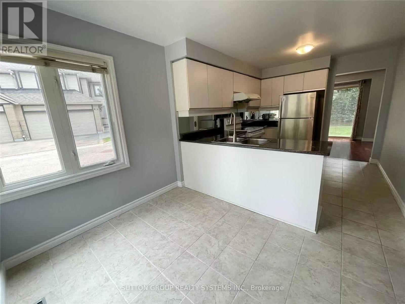 100 - 2275 Credit Valley Road, Mississauga, Ontario L5M 4N9 - Photo 3 - W13530442