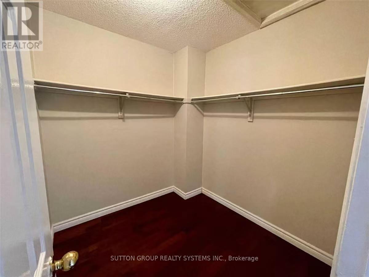 100 - 2275 Credit Valley Road, Mississauga, Ontario L5M 4N9 - Photo 9 - W13530442