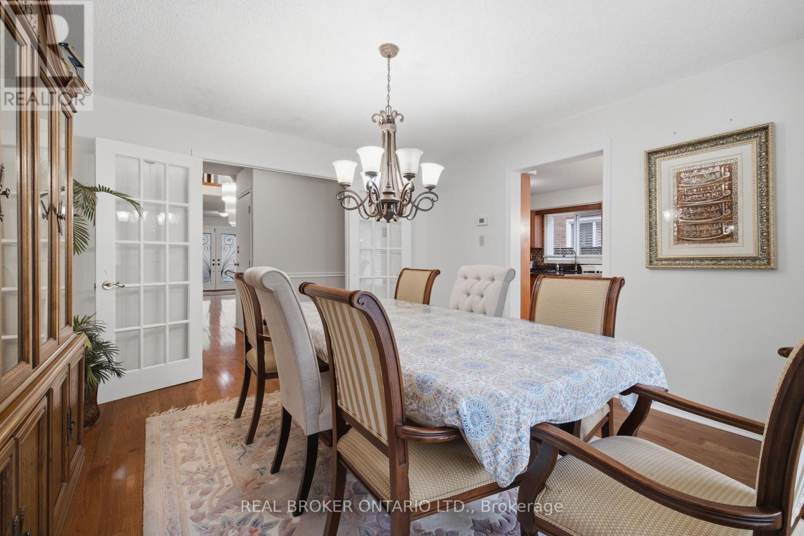 1356 Mapleridge Crescent, Oakville, Ontario L6M 2G6 - Photo 11 - W13530466