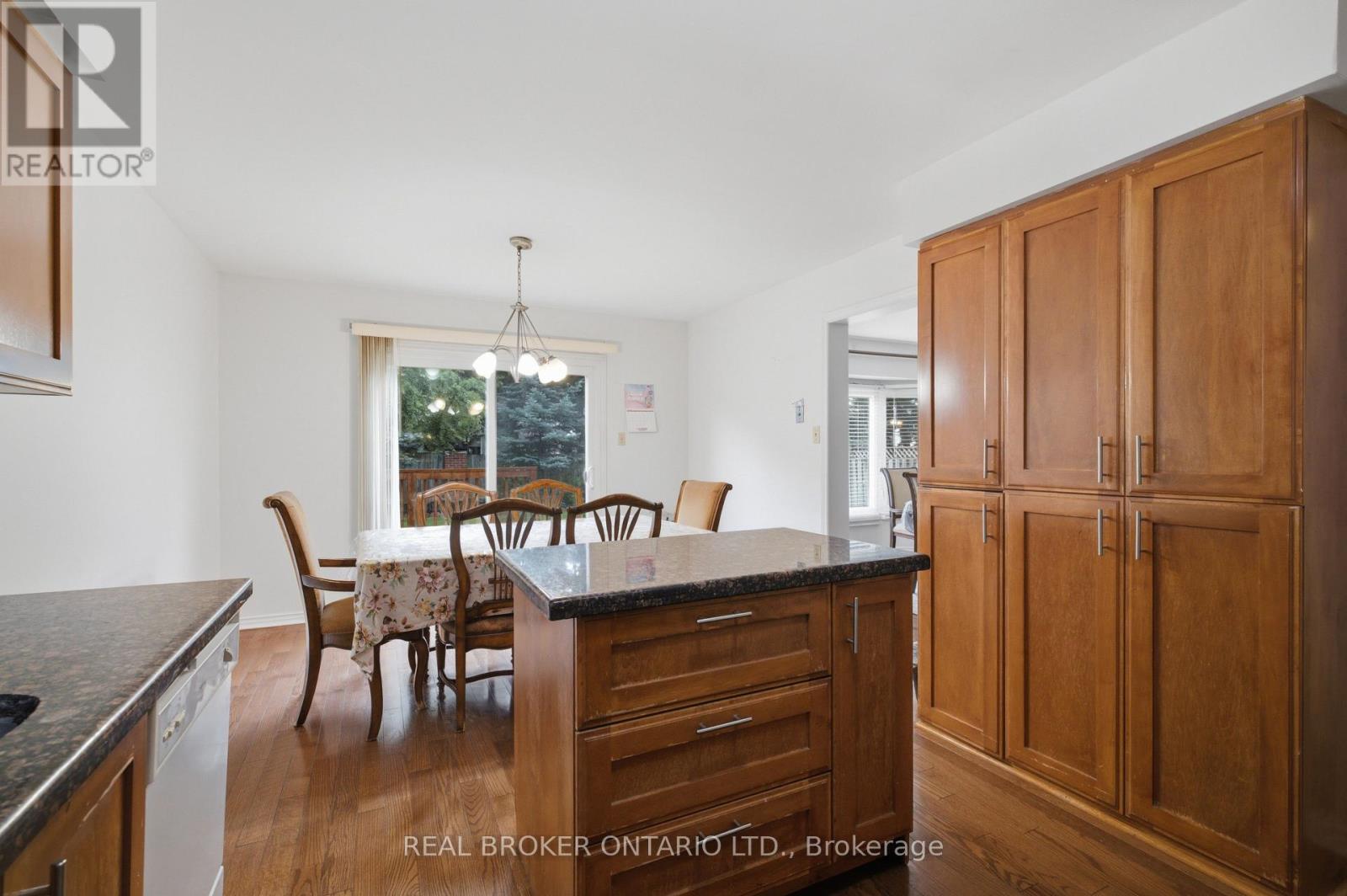 1356 Mapleridge Crescent, Oakville, Ontario L6M 2G6 - Photo 14 - W13530466