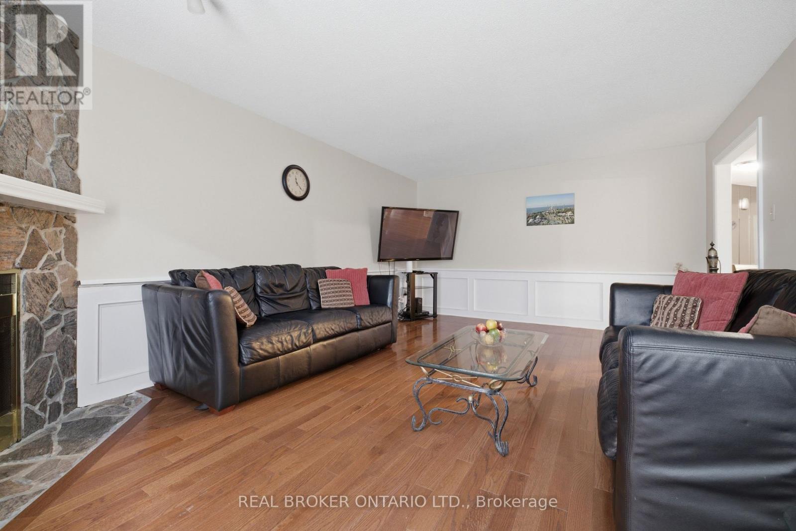 1356 Mapleridge Crescent, Oakville, Ontario L6M 2G6 - Photo 9 - W13530466