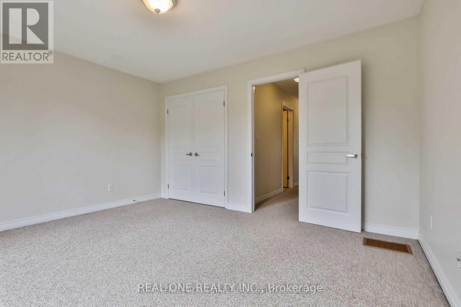 4264 Ingram Common, Burlington, Ontario  L7L 0C4 - Photo 12 - W13530470