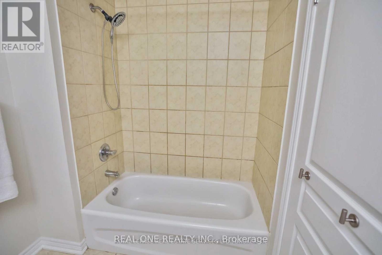 4264 Ingram Common, Burlington, Ontario  L7L 0C4 - Photo 16 - W13530470