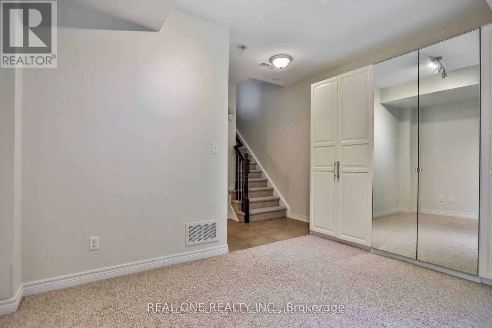 4264 Ingram Common, Burlington, Ontario  L7L 0C4 - Photo 19 - W13530470