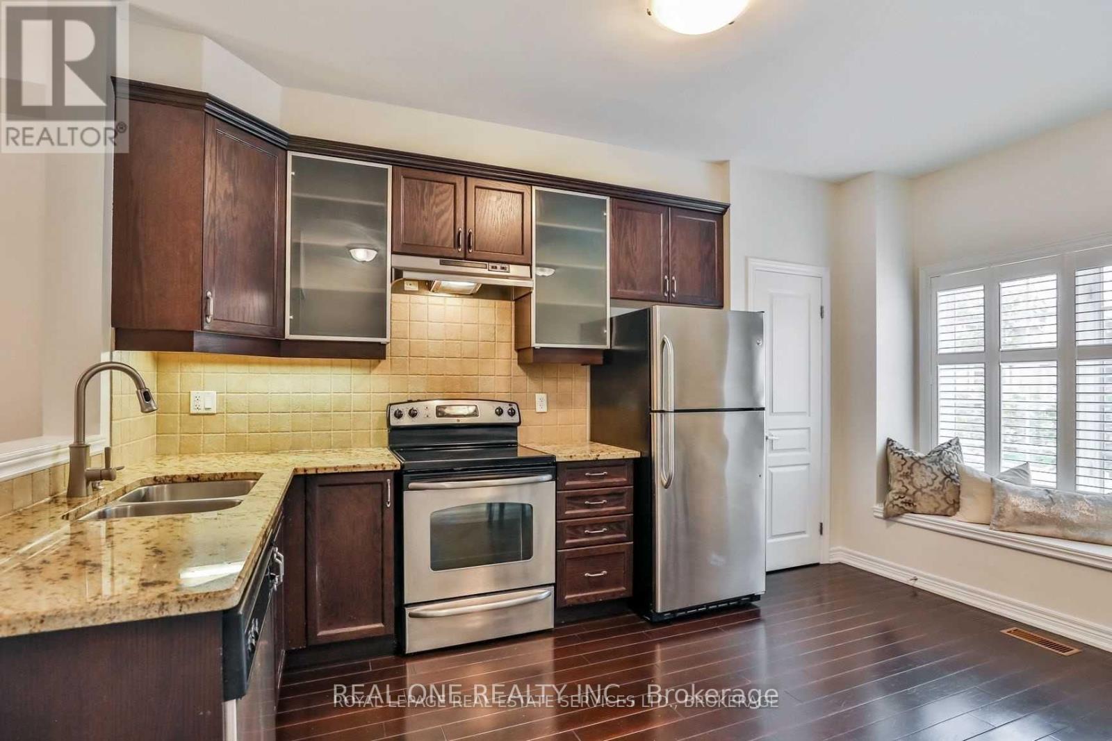 4264 Ingram Common, Burlington, Ontario  L7L 0C4 - Photo 2 - W13530470