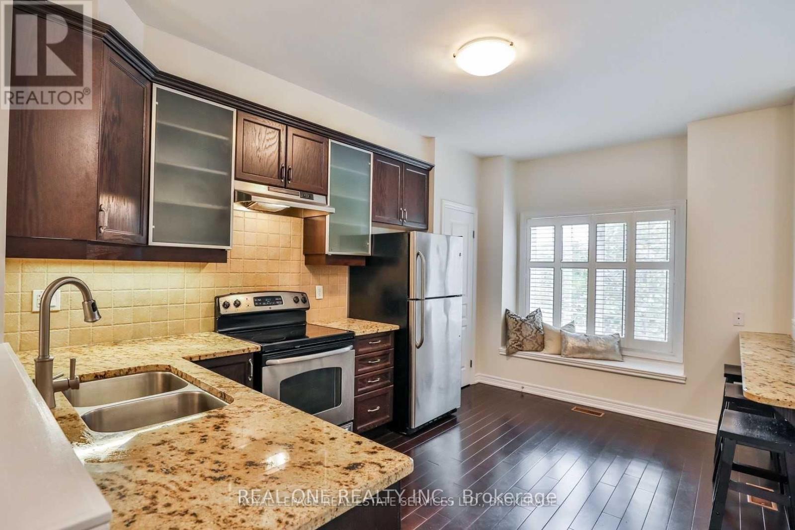4264 Ingram Common, Burlington, Ontario  L7L 0C4 - Photo 3 - W13530470