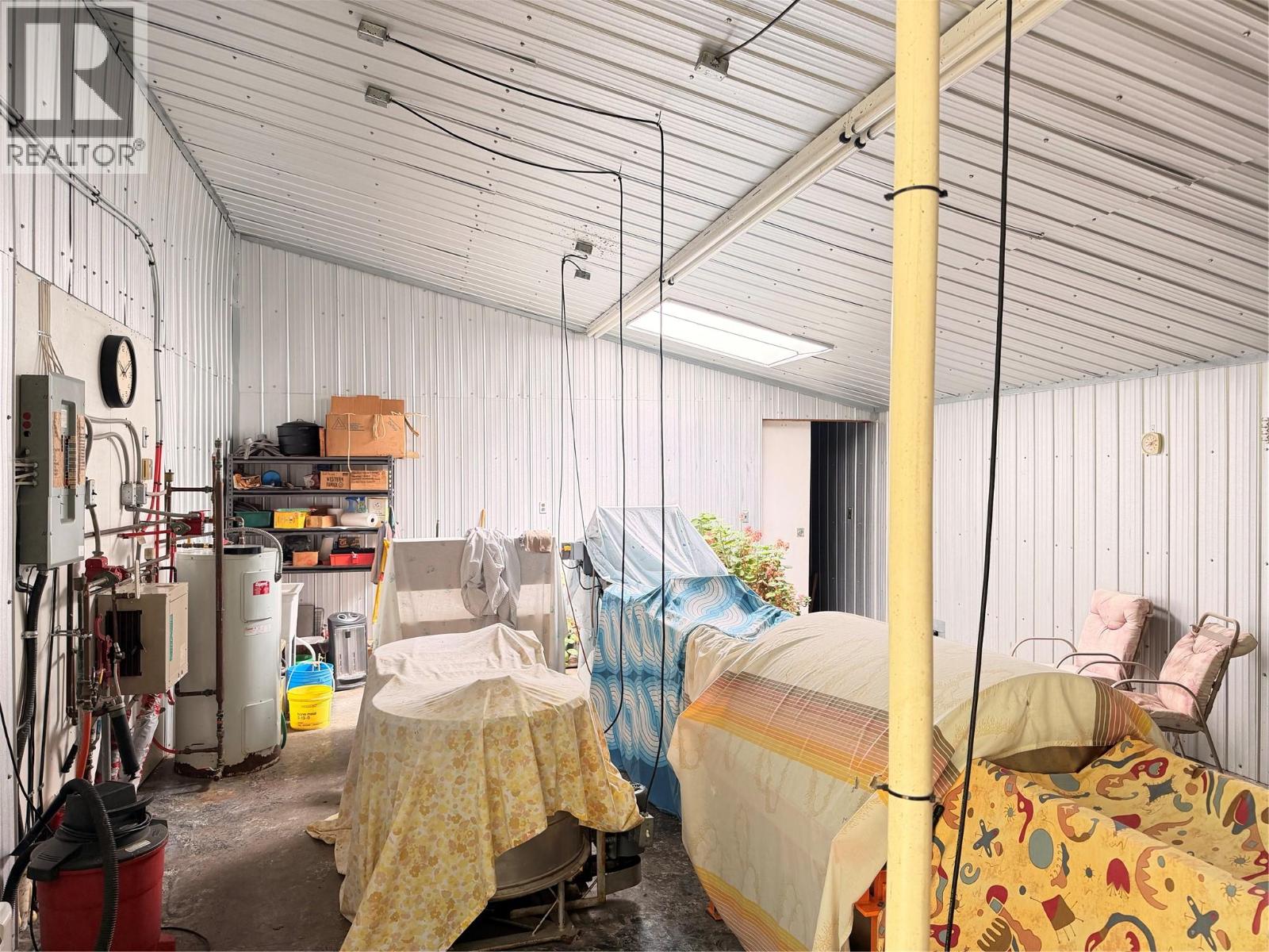 2860 Highway 97 North, Falkland, British Columbia  V4Y 0X3 - Photo 62 - 10384400