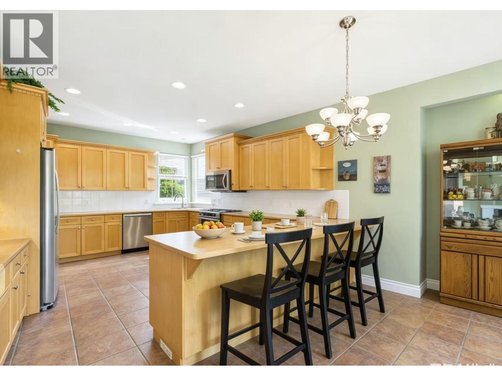 1700 Paddock Drive, Coquitlam, British Columbia  V3E 3N8 - Photo 14 - R3143340